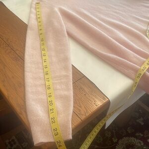 Cashmere by Bloomingdale’s light pink.size Large.